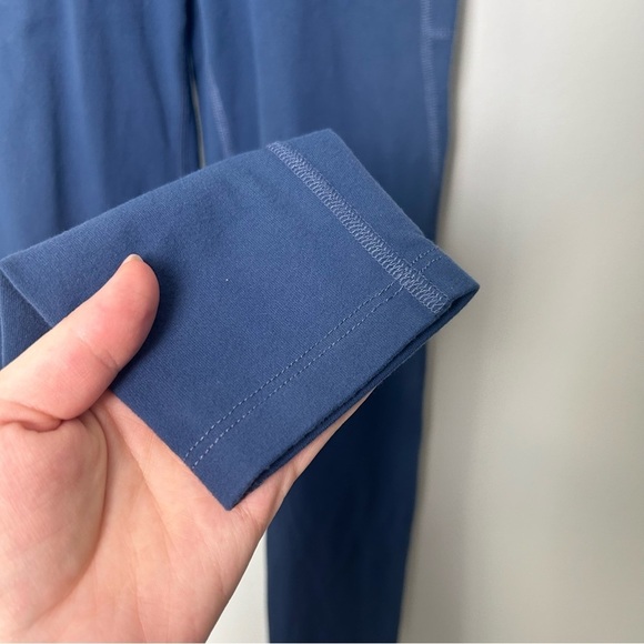 Beyond Yoga Navy Leggings - Picture 4 of 5